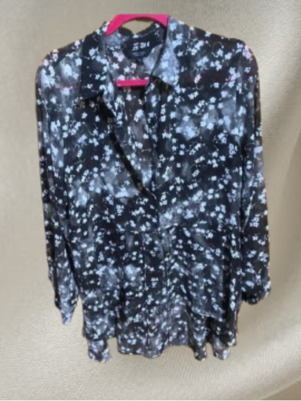 Simply Vera VeraWang 
 Floral Print Blouse
Size EXTRA LARGE